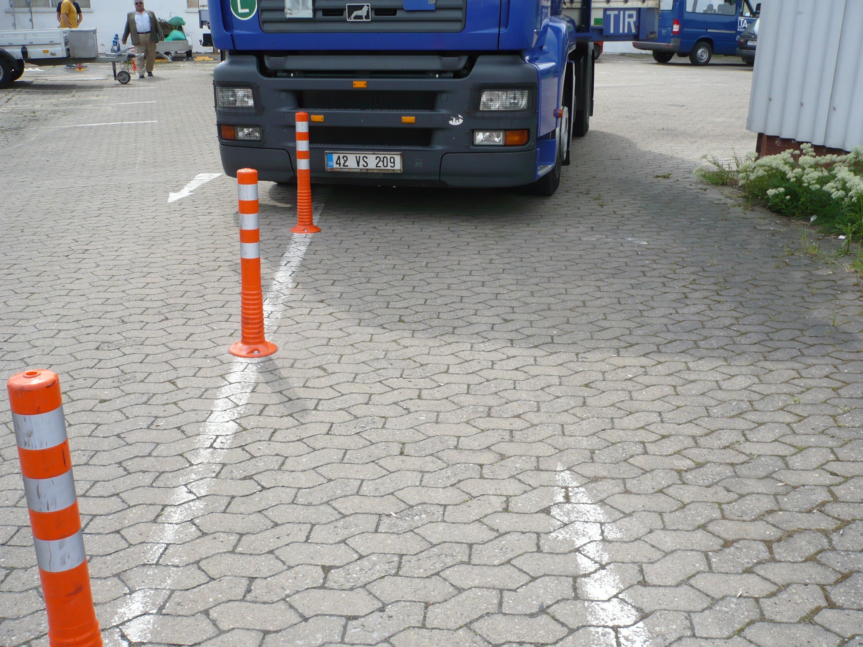 Flexbrite™ Flexible Bollard 750mm (Orange/White)