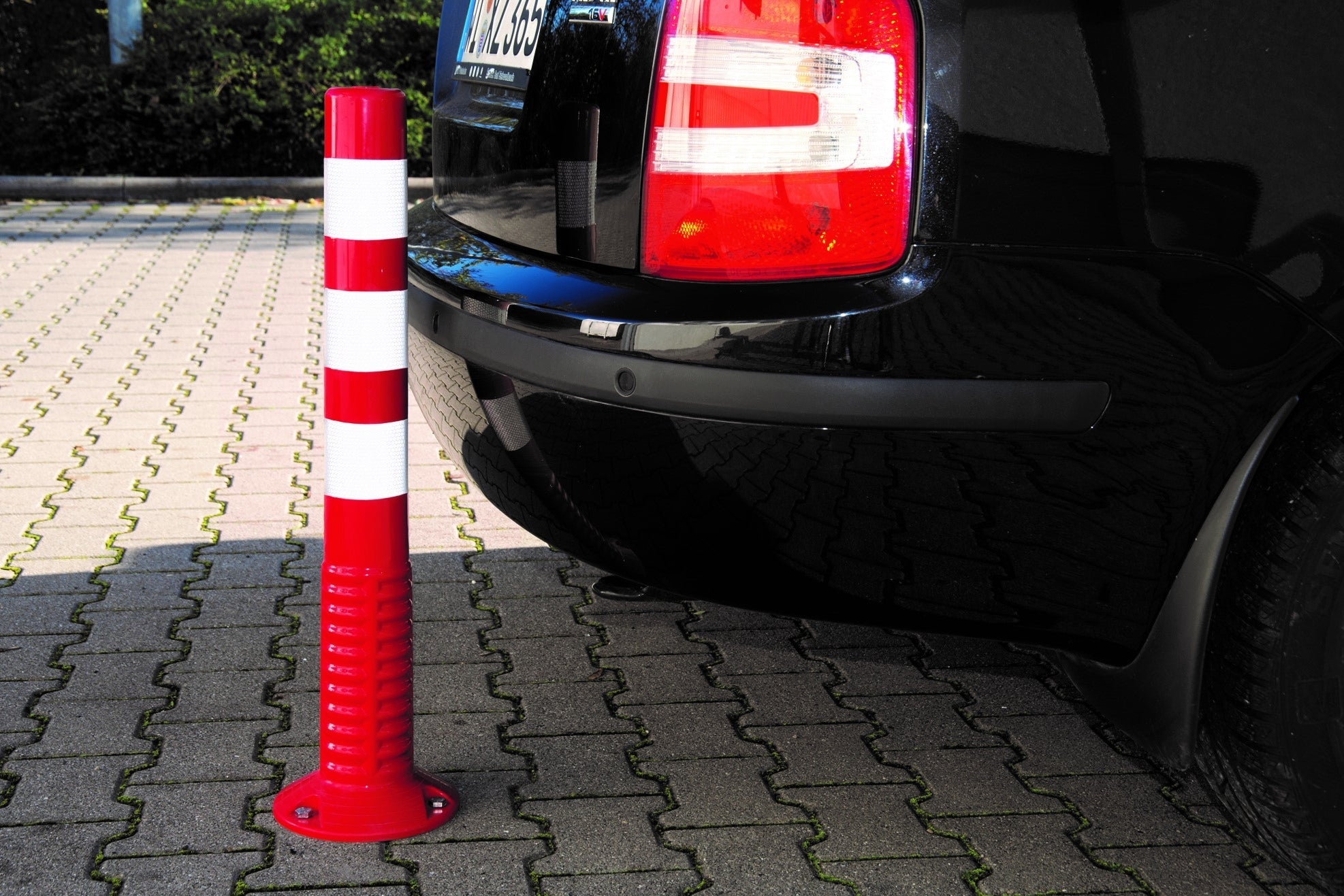 Flex-Back Flexible Bollard