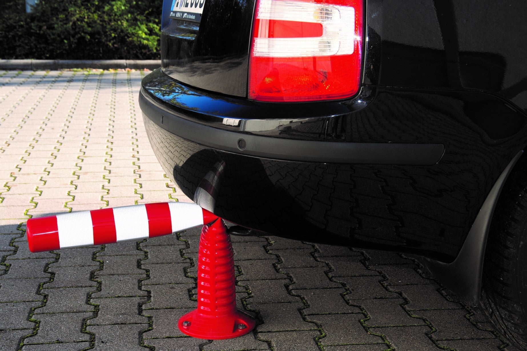 FlexBack Flexible Plastic Bollard