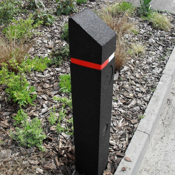Berkeley Recycled Rubber Bollard