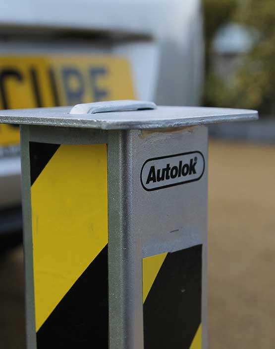 BudgetBollard Heavy Duty Retractable Driveway Post