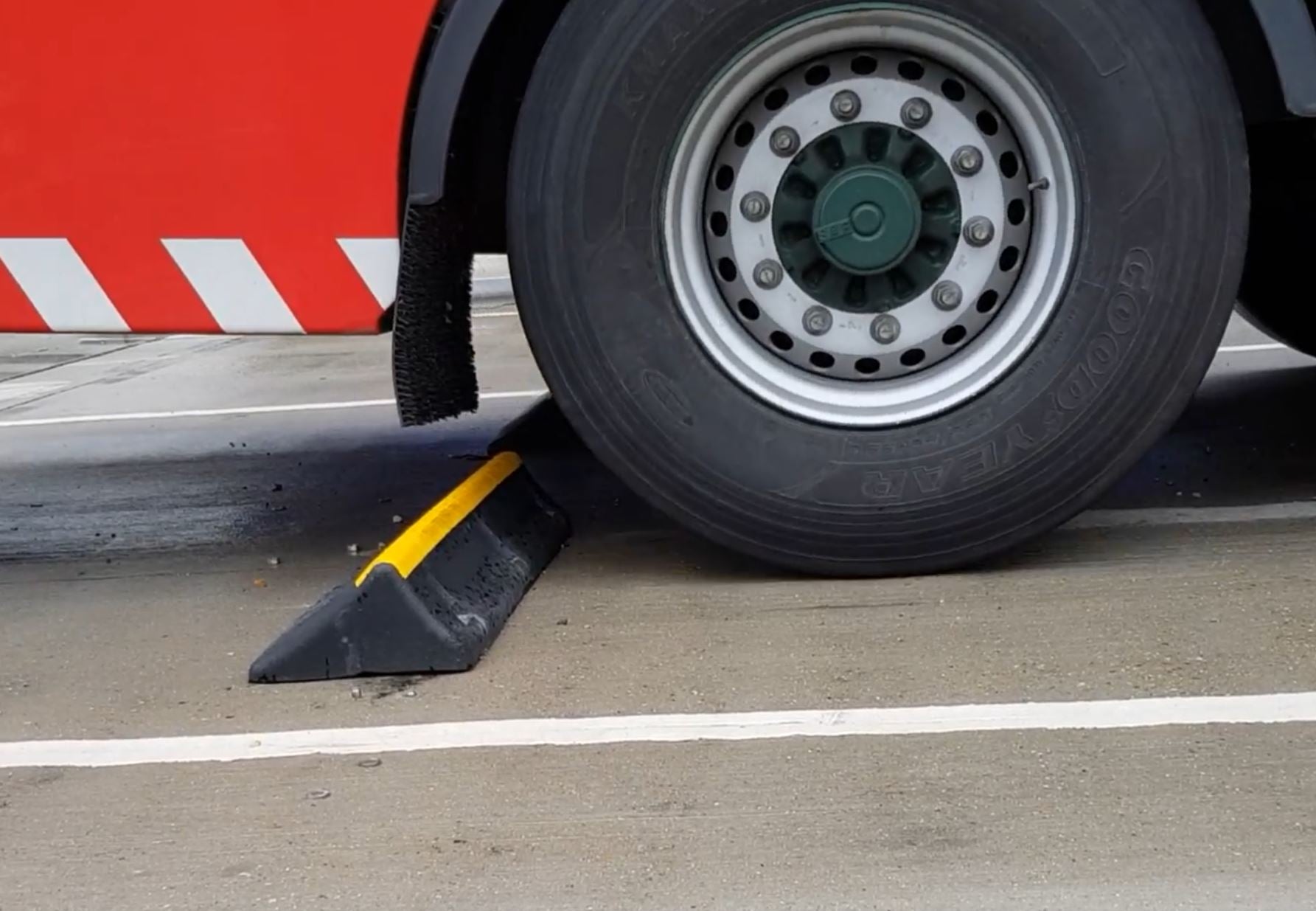 HGV Heavy Duty Wheel Stop