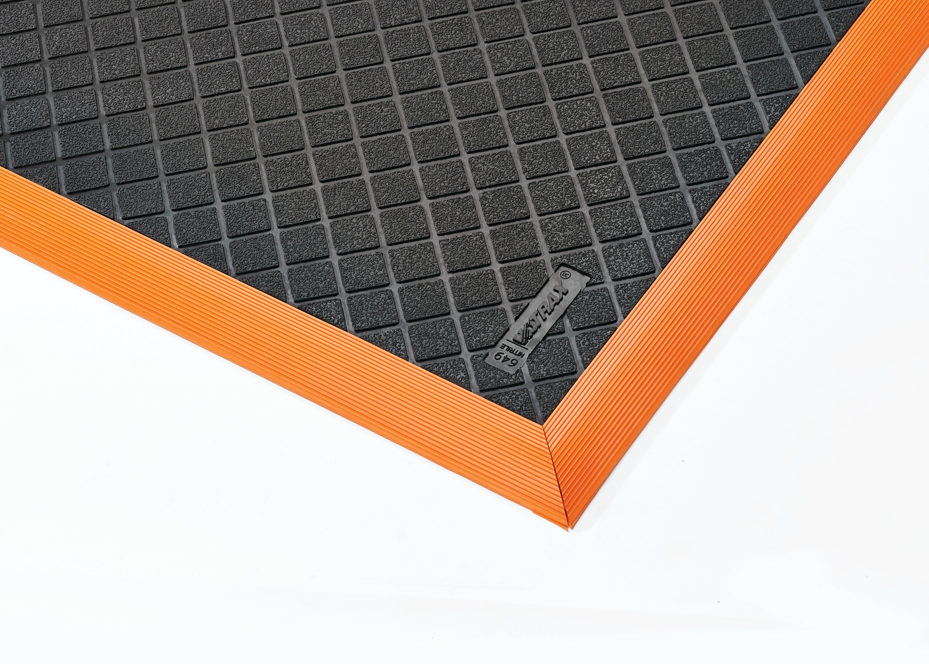 Safety Stance Solid™ Anti-Fatigue Mat Corner Detail