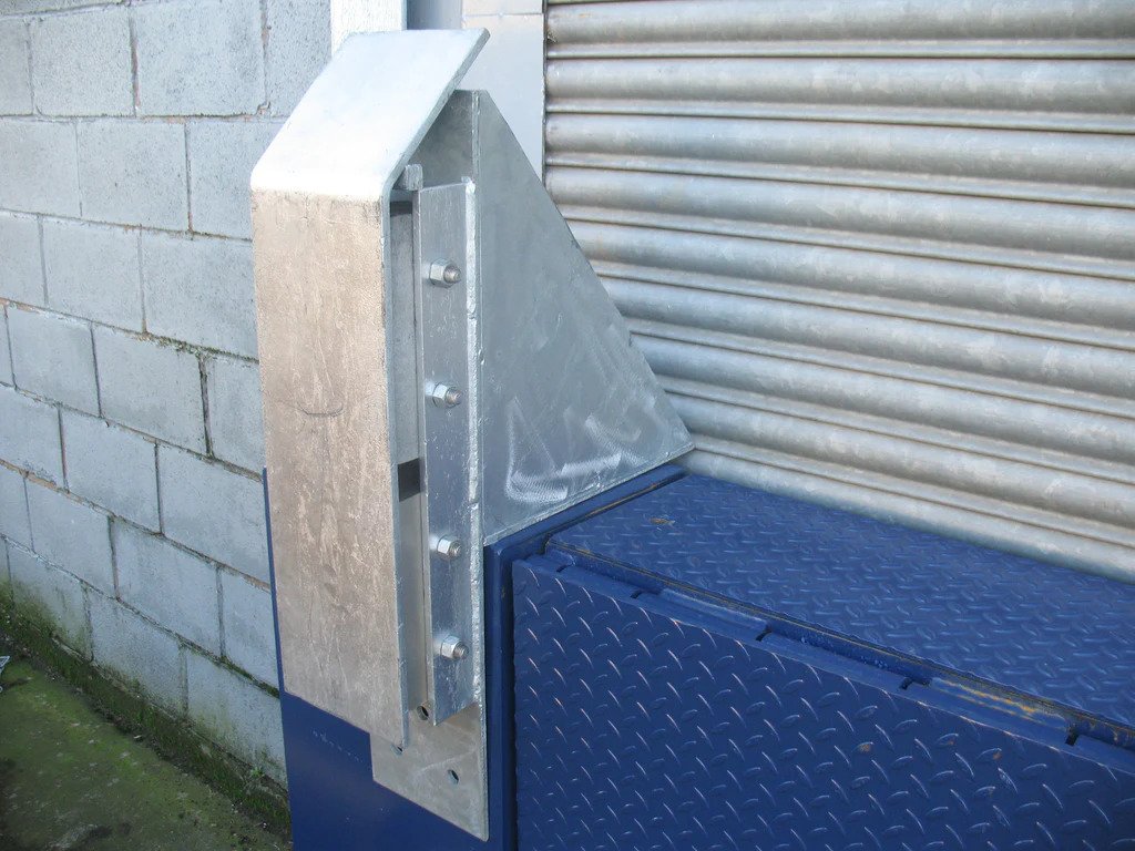 DB27 Steel Dock Bumper