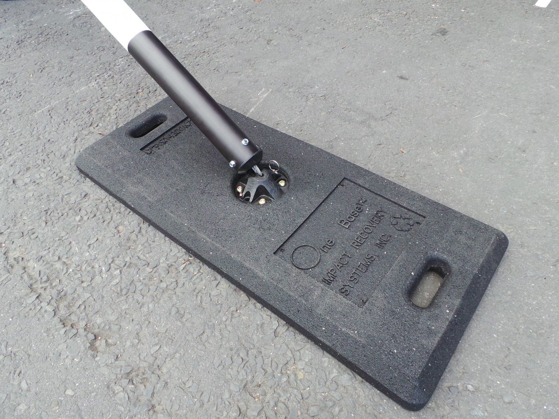 Impact Recovery Systems® FLEX POST Black/White