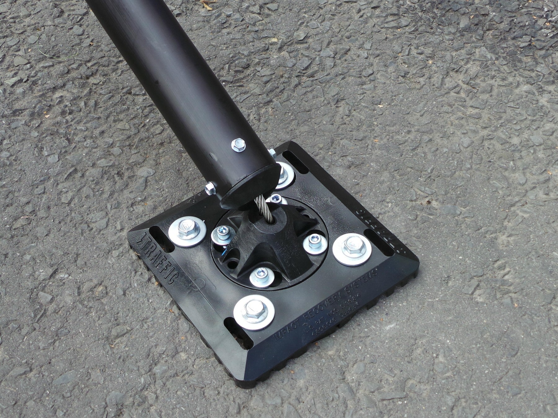 Impact Recovery Systems® FLEX POST Black/White