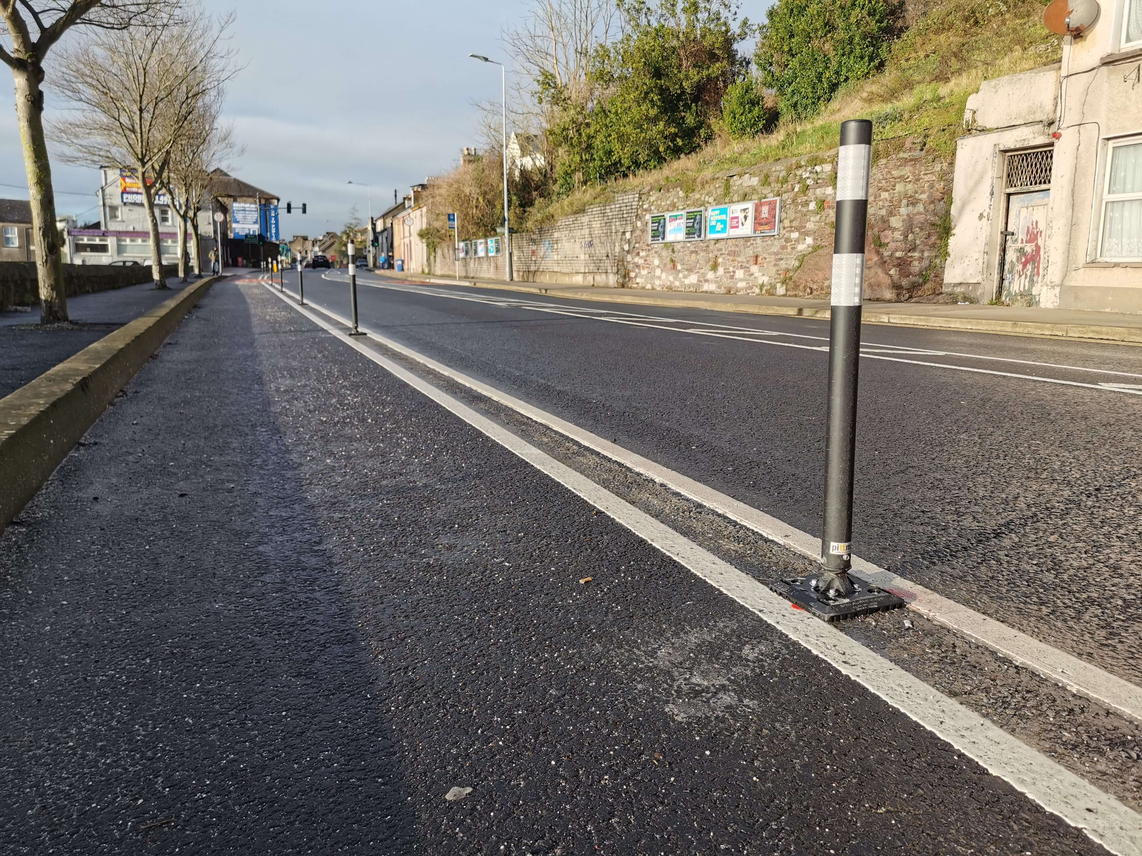 Impact Recovery Systems® FLEX POST Black/White