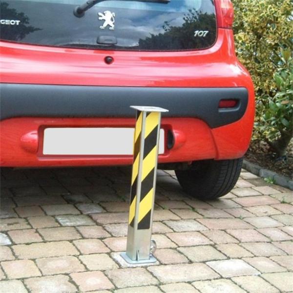 BudgetBollard Heavy Duty Retractable Driveway Post