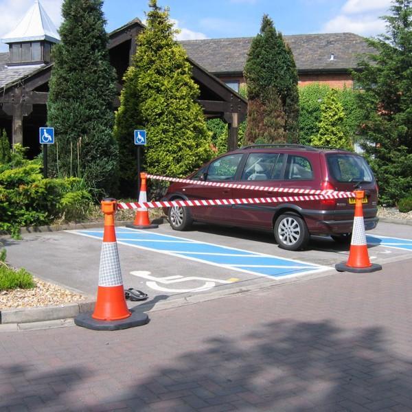 Skipper Retractable Tape Barrier