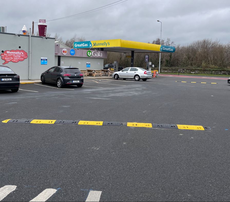 Pittman™ 50mm Rubber Speed Bump Kit