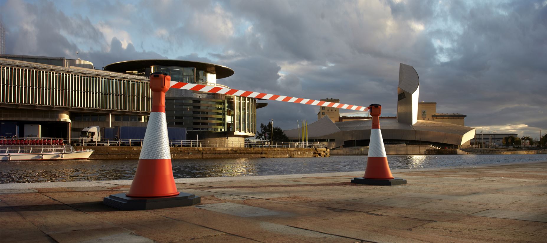 Skipper Retractable Tape Barrier