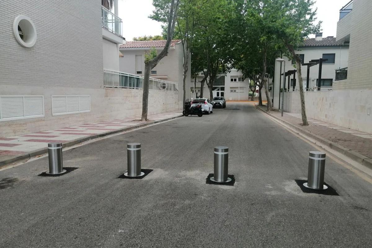 traffic management bollards