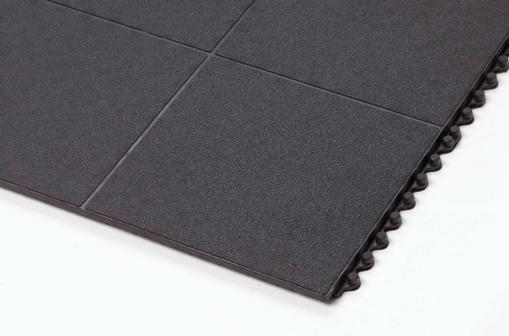 Cushion Ease Solid™ Anti-Fatigue Tile Corner Detail