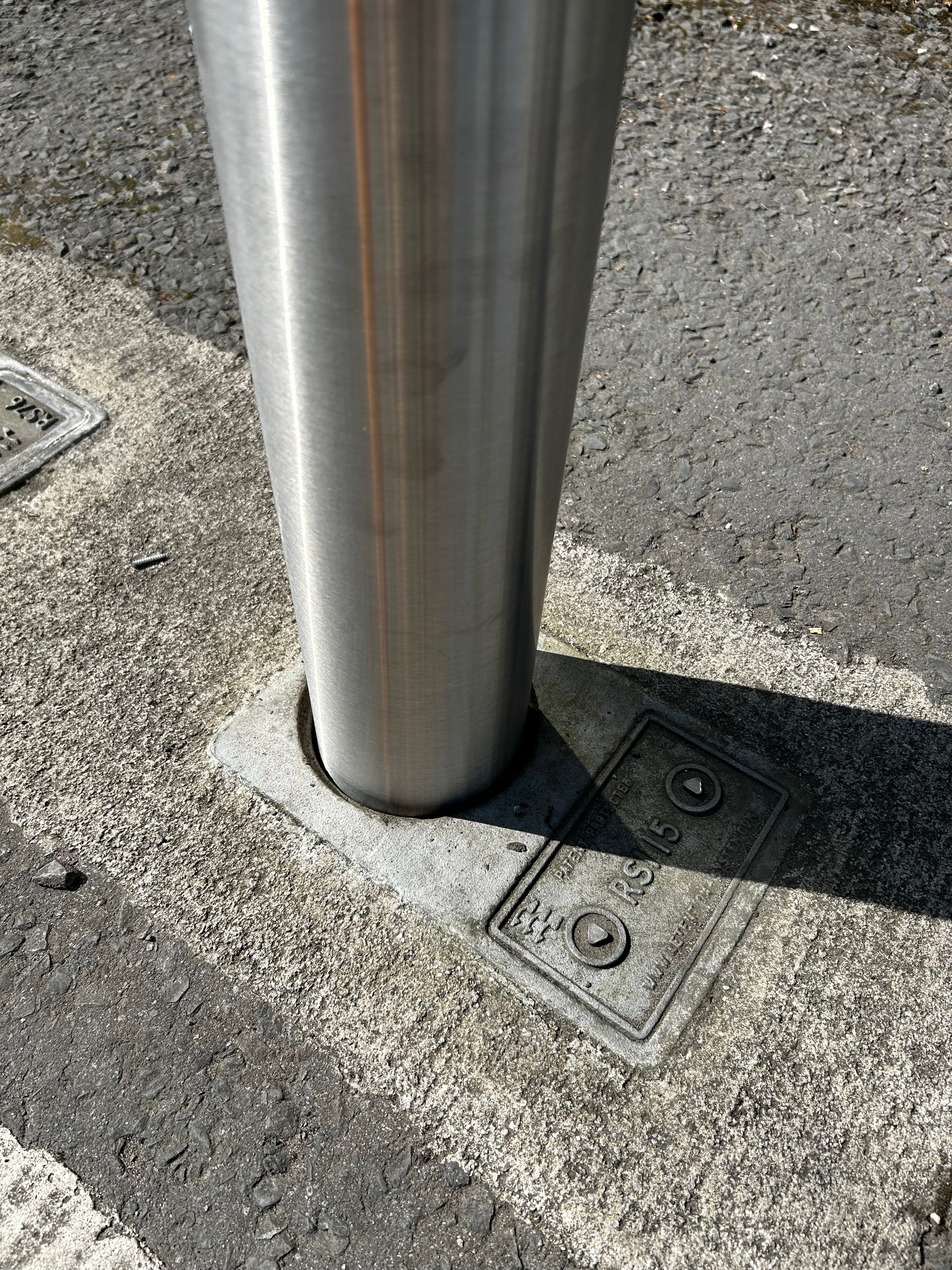 Economy Mercury Sub Surface Mount Stainless Steel Bollard