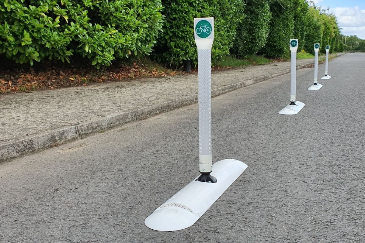 bike lane bollards