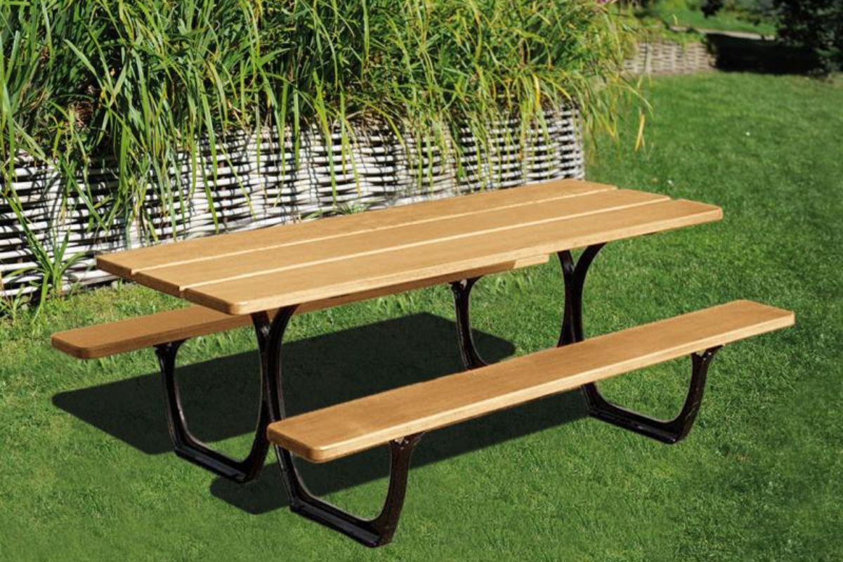 picnic bench