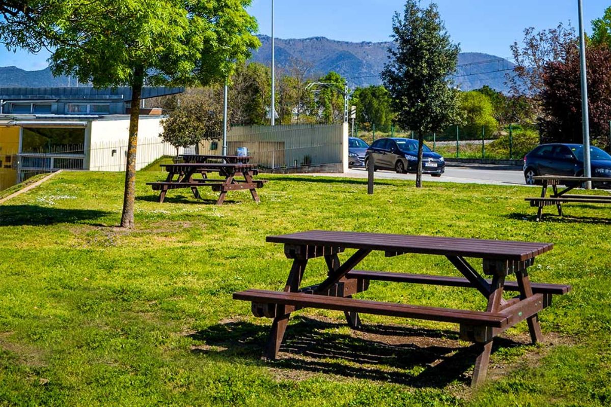 picnic tables